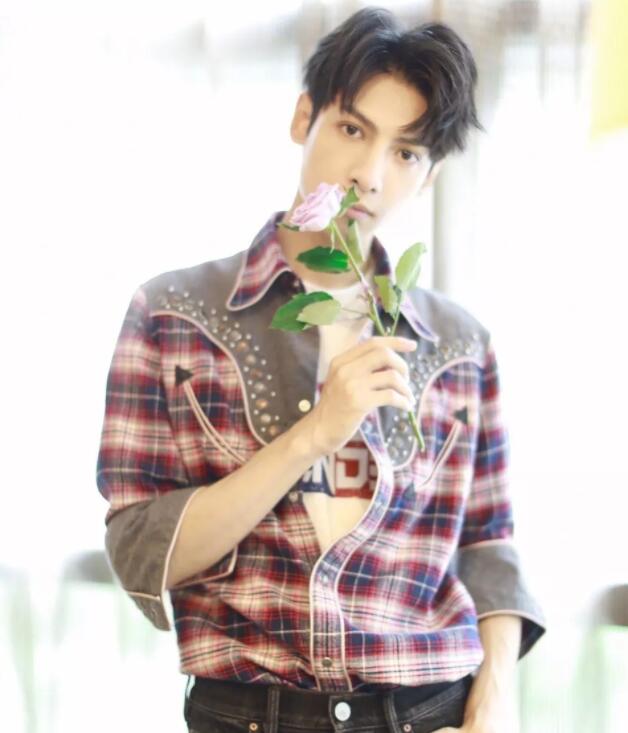 帅哥∣国民初恋俊美校草，鲜味十足又温润如玉的润玉公子！－－罗云熙 - 51虹马