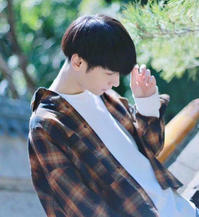 帅哥∣国民初恋俊美校草，鲜味十足又温润如玉的润玉公子！－－罗云熙 - 51虹马