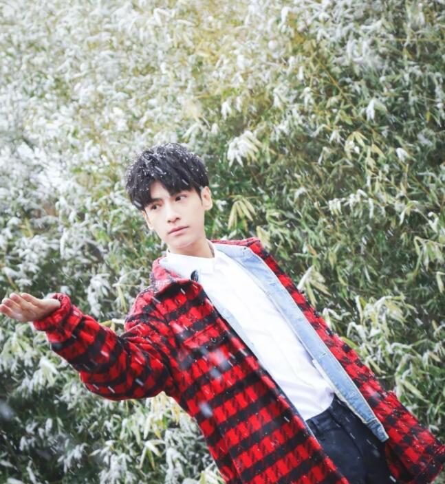 帅哥∣国民初恋俊美校草，鲜味十足又温润如玉的润玉公子！－－罗云熙 - 51虹马