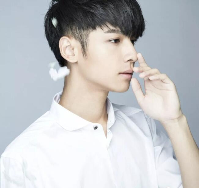 帅哥∣国民初恋俊美校草，鲜味十足又温润如玉的润玉公子！－－罗云熙 - 51虹马