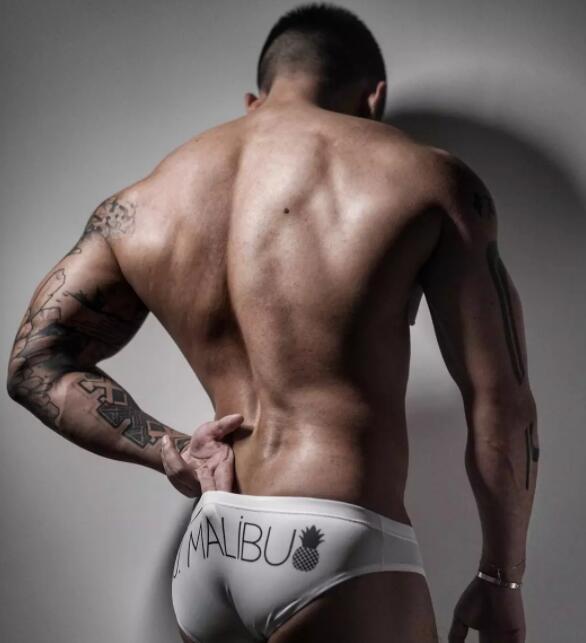 上海美黑店主青筋暴突，翘臀大包把持不住！ - 51虹马