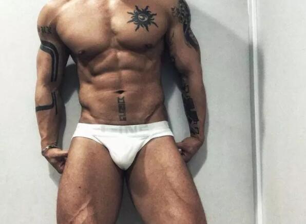 上海美黑店主青筋暴突，翘臀大包把持不住！ - 51虹马