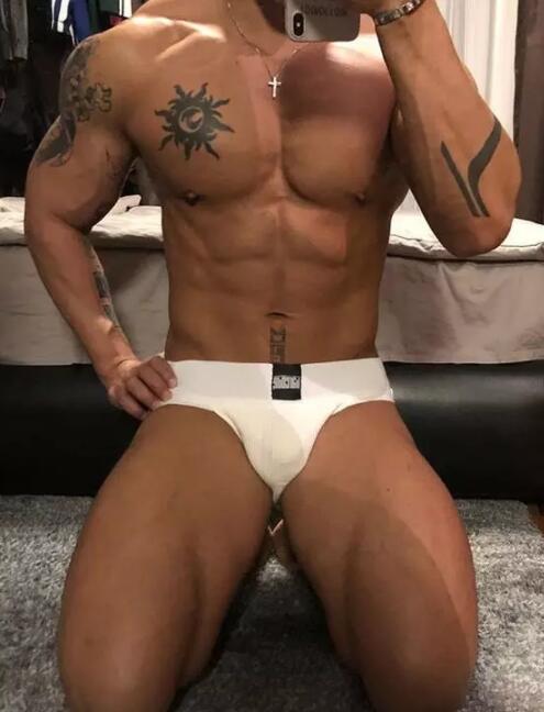 上海美黑店主青筋暴突，翘臀大包把持不住！ - 51虹马