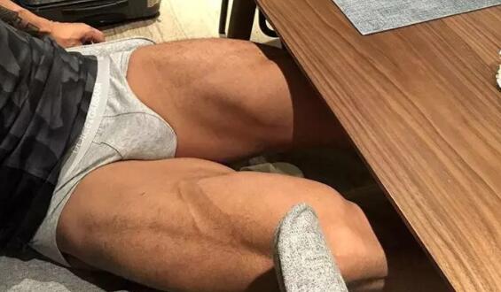 上海美黑店主青筋暴突，翘臀大包把持不住！ - 51虹马