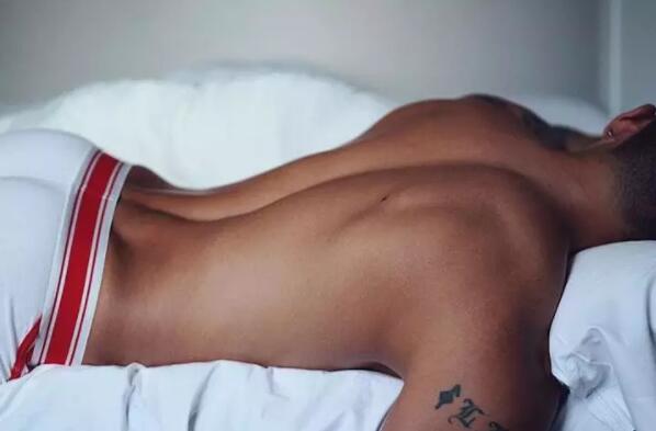 上海美黑店主青筋暴突，翘臀大包把持不住！ - 51虹马