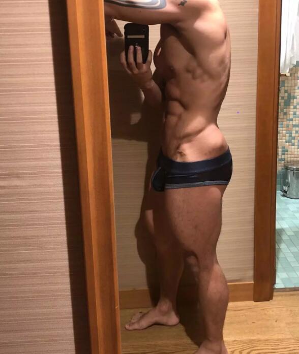 上海美黑店主青筋暴突，翘臀大包把持不住！ - 51虹马