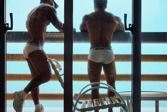 上海美黑店主青筋暴突，翘臀大包把持不住！ - 51虹马