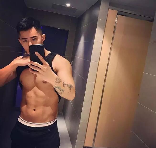 肌肉大男孩，有点大哦~ - 51虹马