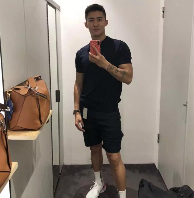 肌肉大男孩，有点大哦~ - 51虹马