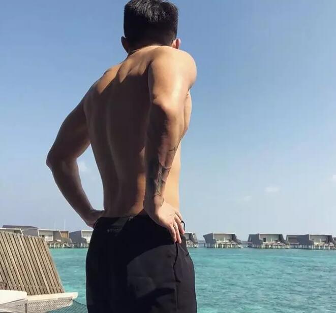 肌肉大男孩，有点大哦~ - 51虹马