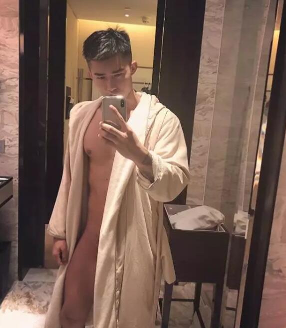 肌肉大男孩，有点大哦~ - 51虹马