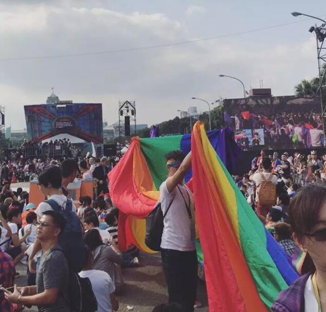 肌肉大男孩，有点大哦~ - 51虹马