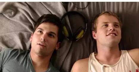 小受玩出柜 小攻还能否接受他？ - 51虹马