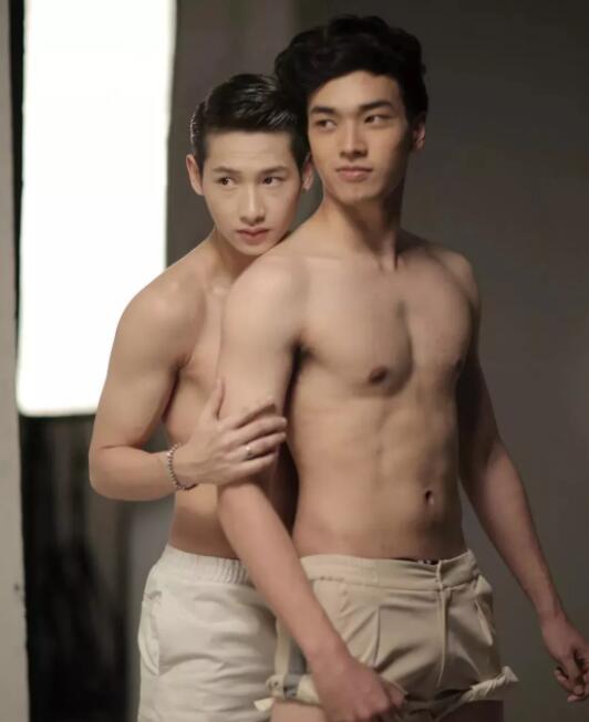 同性正在春光乍泄 不料被鬼缠身 - 51虹马 同性正在春光乍泄 不料被鬼缠身 - 51虹马