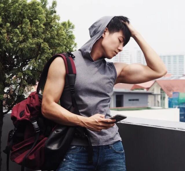 看点∣运动系小狼狗的大胸肌，精壮身材感受skr男友力，INS大方自曝属性！-51虹马