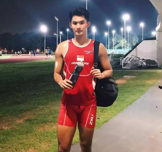 又长又快的田径体育生，首拍网剧就浴室飙车！-51虹马