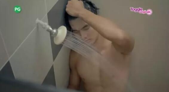 又长又快的田径体育生，首拍网剧就浴室飙车！ - 51虹马