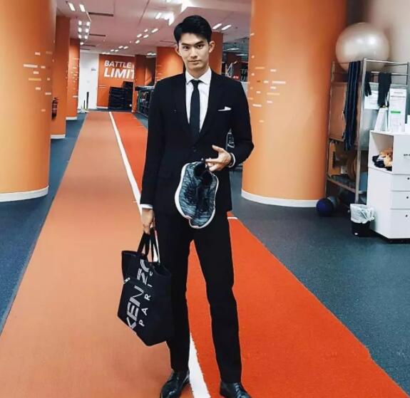 又长又快的田径体育生,首拍网剧就浴室飙车! - 51虹马 又长又快的田径体育生,首拍网剧就浴室飙车! - 51虹马