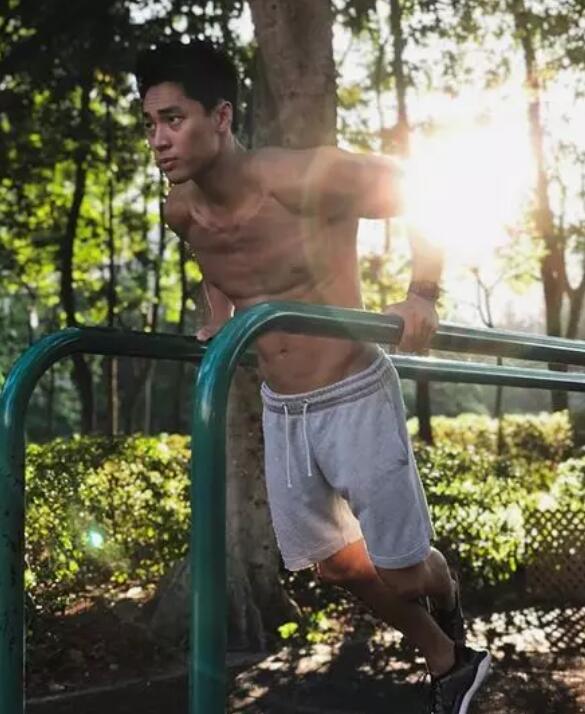 香港筋肉猛男自称“0”，疑因“鲜肉”遭禁赛？ - 51虹马