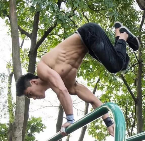 香港筋肉猛男自称“0”，疑因“鲜肉”遭禁赛？ - 51虹马