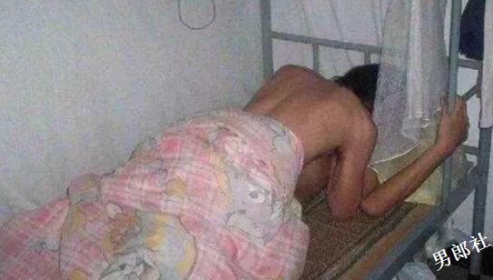 如何在男生寝室优雅地基情「破菊」-51虹马