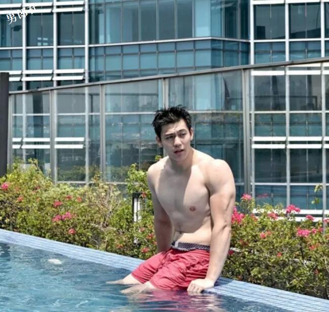 二十三岁金刚猛男却长了一张奶狗脸-51虹马