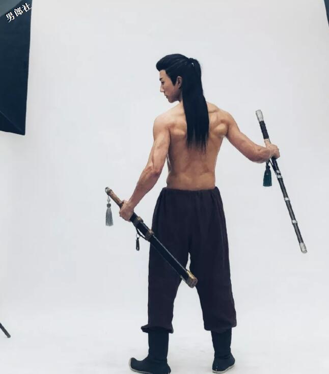 看点∣酷似"吴尊"的退役兵哥变网红硬汉，强大腱子肉身材帅你一脸！ - 51虹马