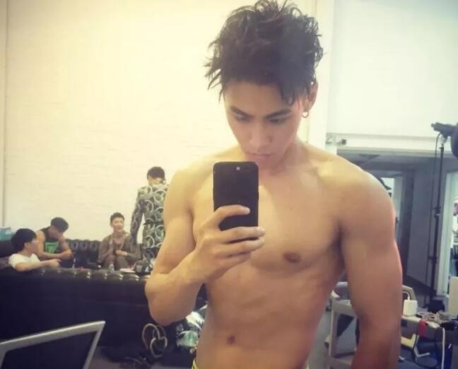 95后185打庄机，长腿大胸肌实力运动Boy，筋肉公狗腰超大！ - 51虹马