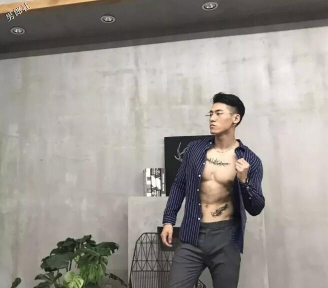 95后185打庄机，长腿大胸肌实力运动Boy，筋肉公狗腰超大！ - 51虹马