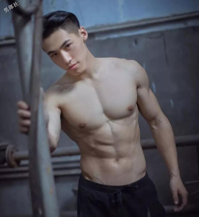 95后185打庄机，长腿大胸肌实力运动Boy，筋肉公狗腰超大！ - 51虹马