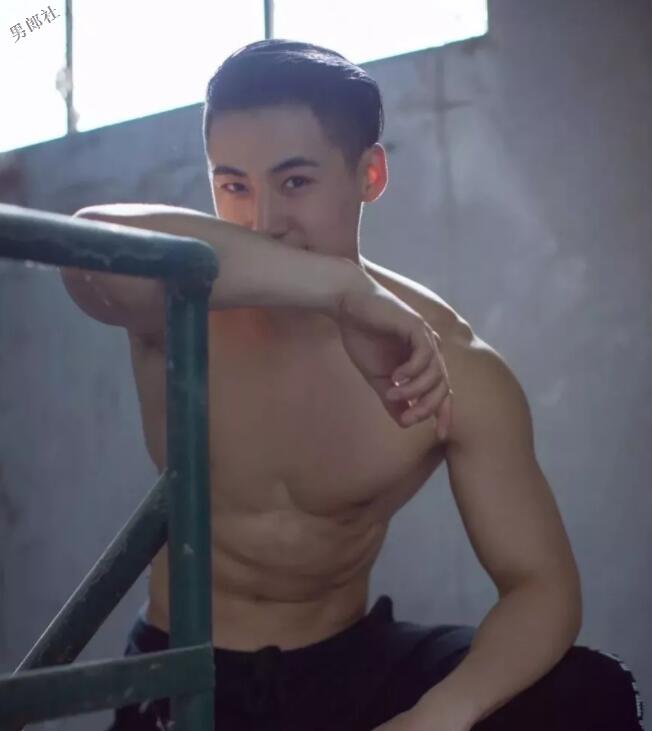 95后185打庄机，长腿大胸肌实力运动Boy，筋肉公狗腰超大！ - 51虹马