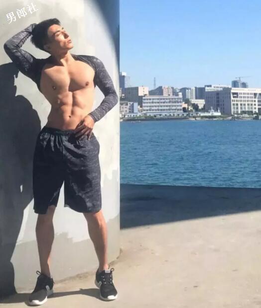 189肌肉版茺气娃娃，man男帅气姿势还很多~ - 51虹马