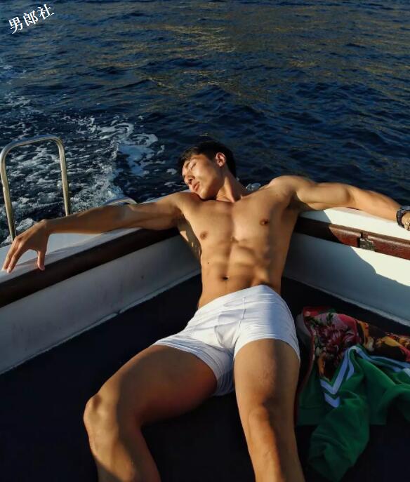 189肌肉版茺气娃娃，man男帅气姿势还很多~ - 51虹马