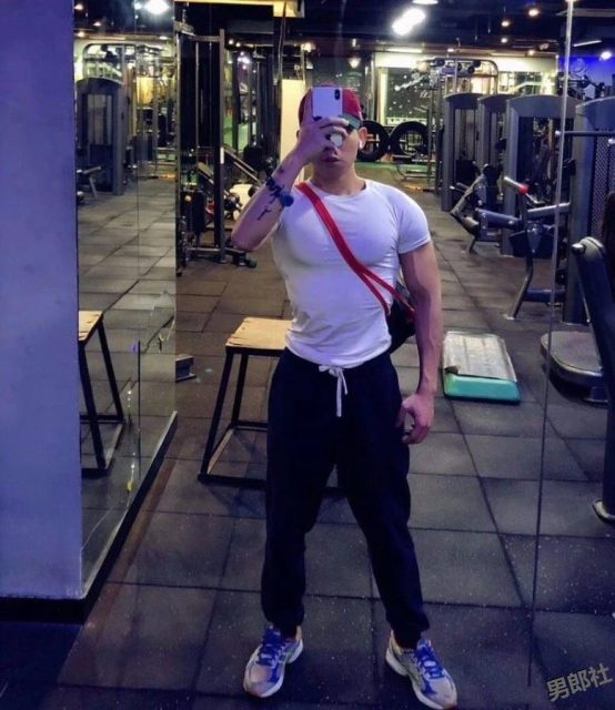 帅哥 你男友来了~ - 51虹马