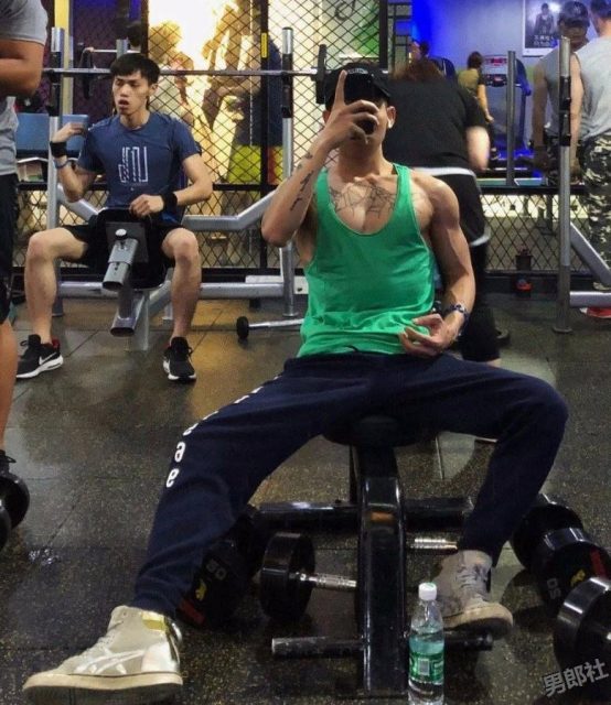 帅哥 你男友来了~ - 51虹马