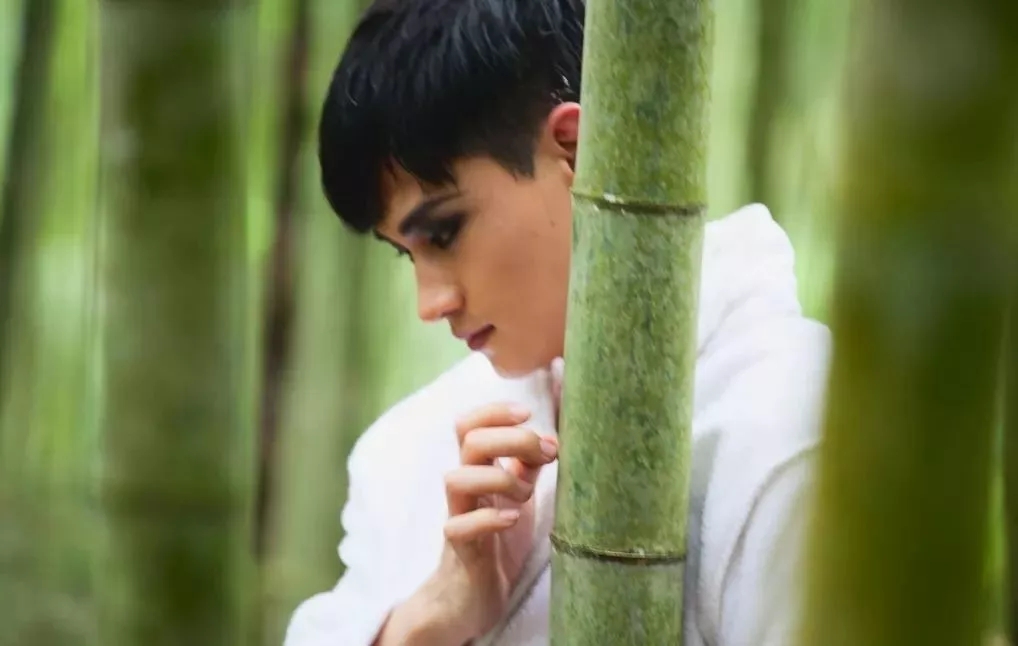 GV明星包晗参演的同志片『三十儿立』，终于可以看啦。-51虹马