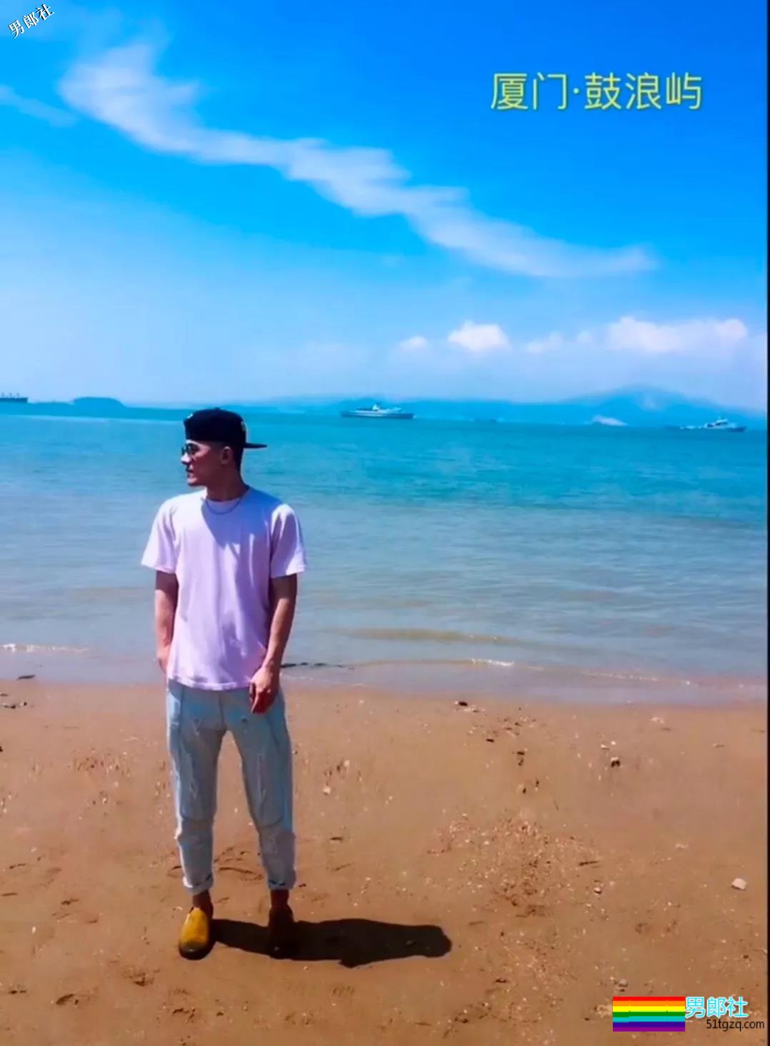 正装痞子男操控的制服性感，你一定想跟他控一下！ - 51虹马