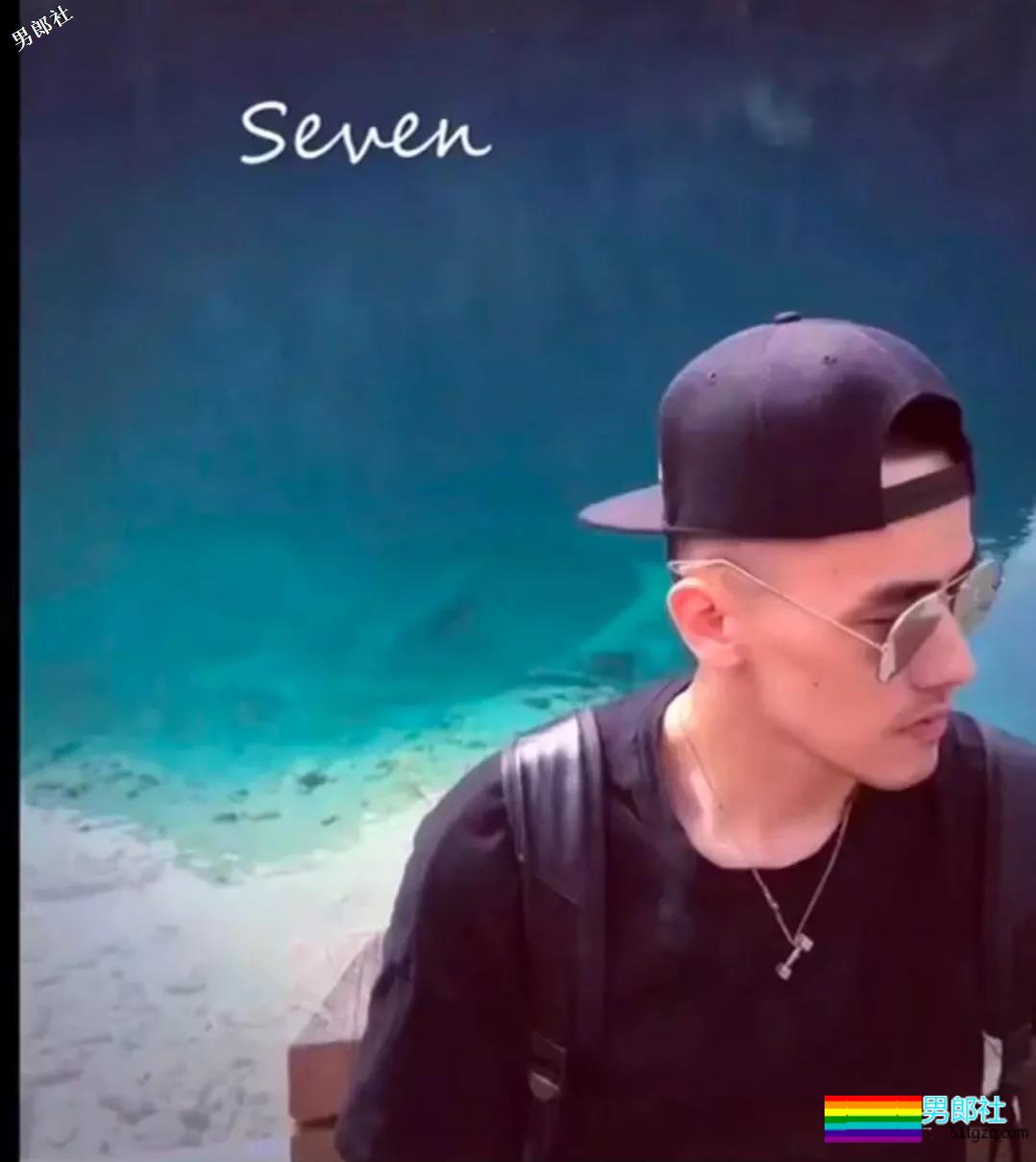 正装痞子男操控的制服性感，你一定想跟他控一下！ - 51虹马