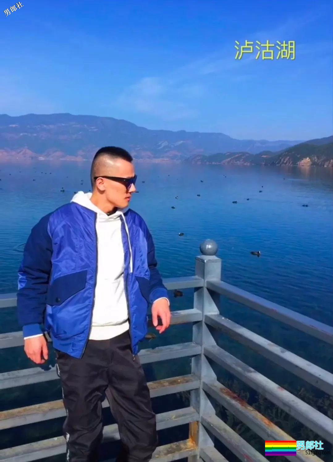 正装痞子男操控的制服性感，你一定想跟他控一下！ - 51虹马