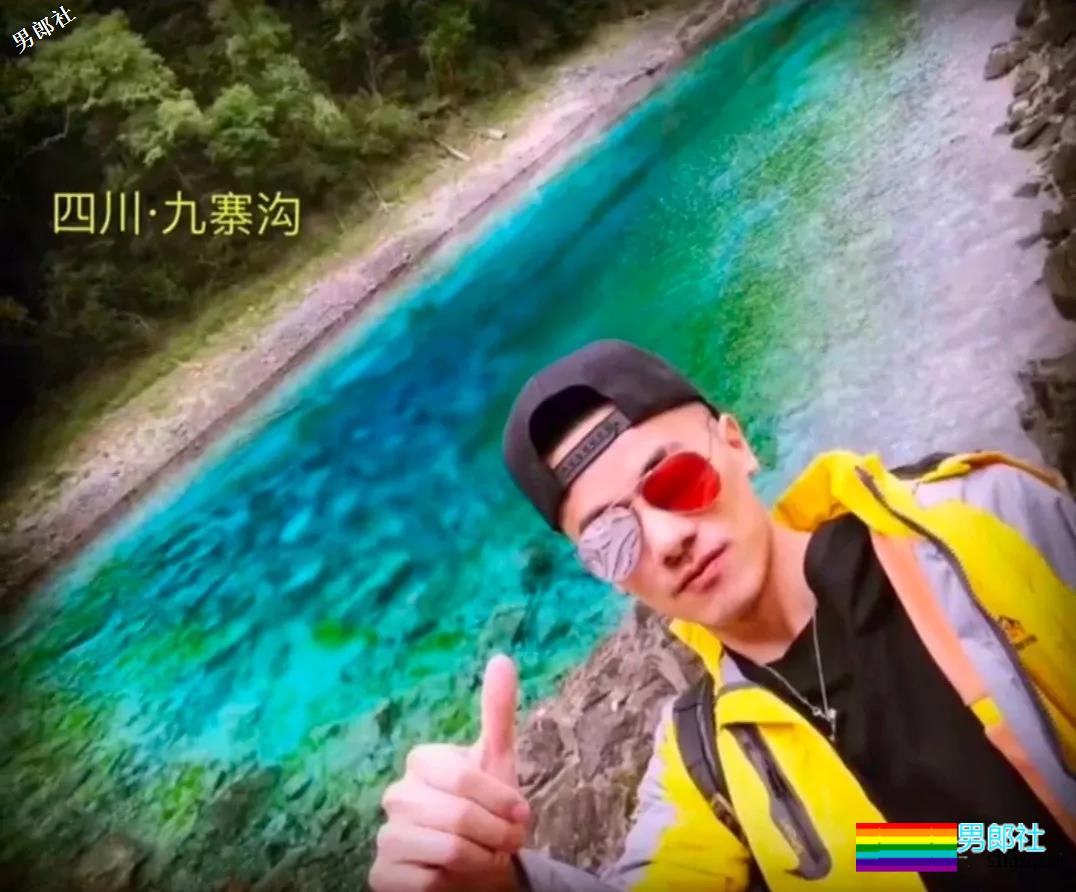 正装痞子男操控的制服性感，你一定想跟他控一下！ - 51虹马