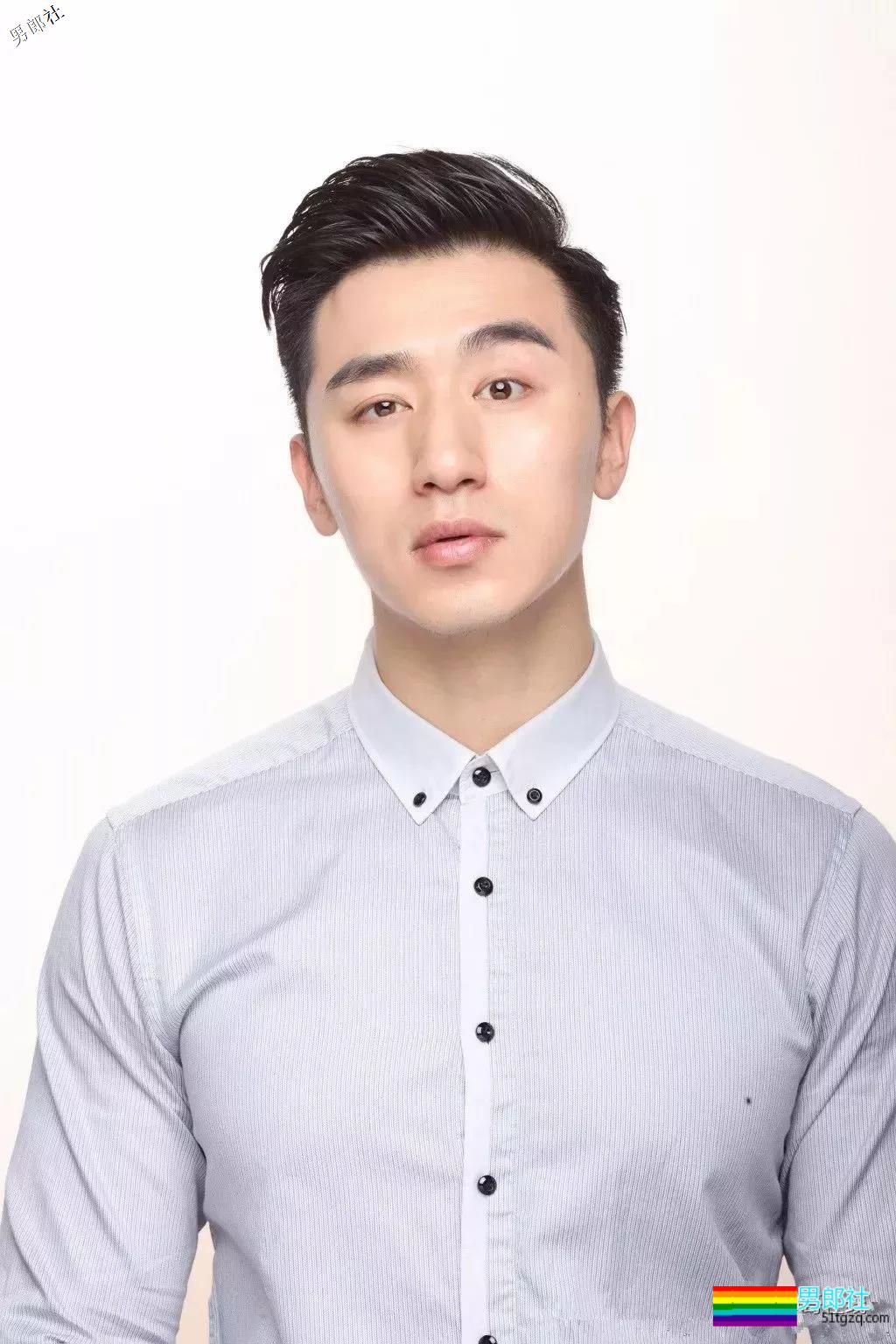 看点∣185大长腿帅气男模，自带一身腱子肉，跨界拍片被封天菜男神！ - 51虹马