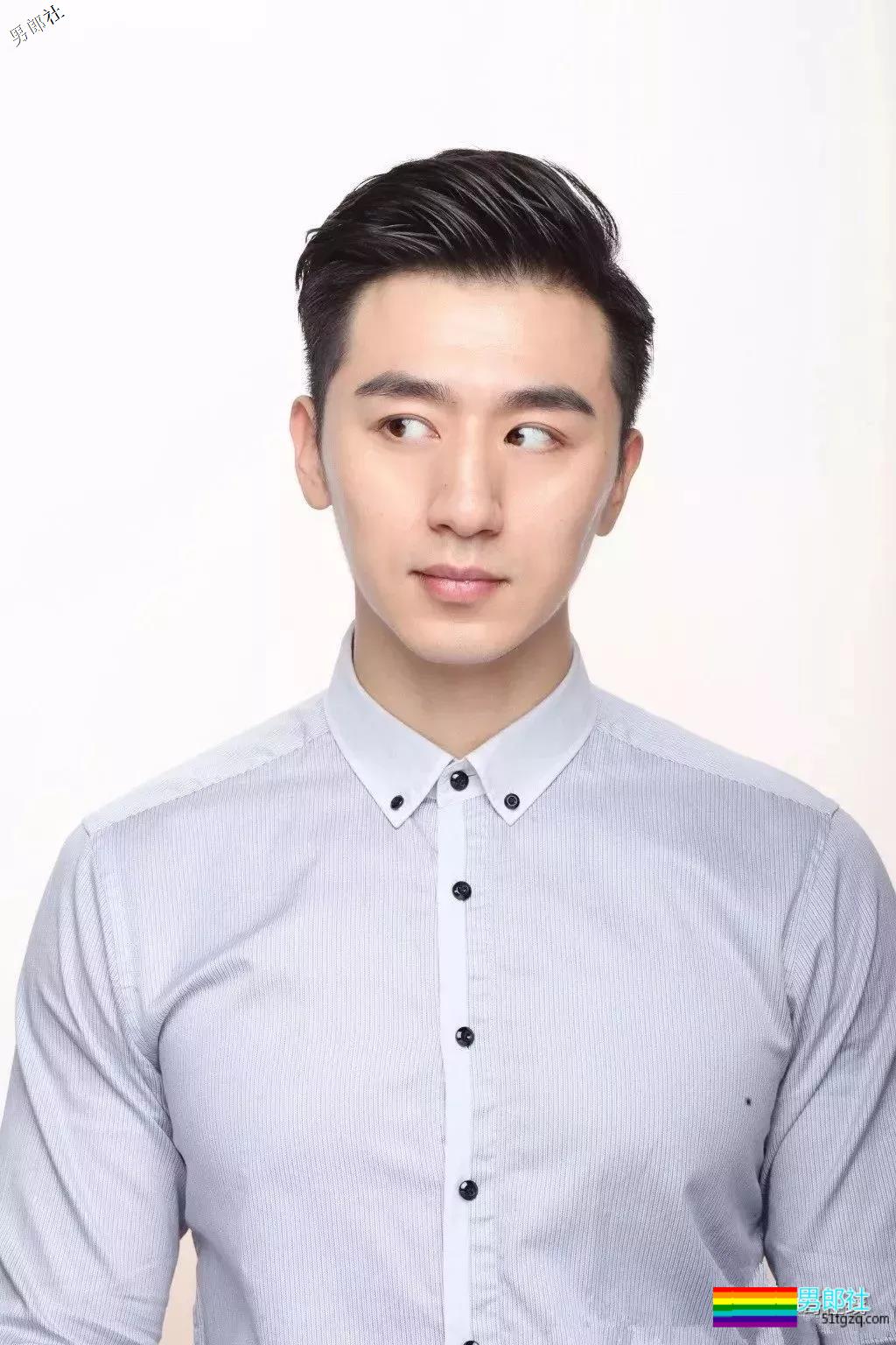 看点∣185大长腿帅气男模，自带一身腱子肉，跨界拍片被封天菜男神！ - 51虹马