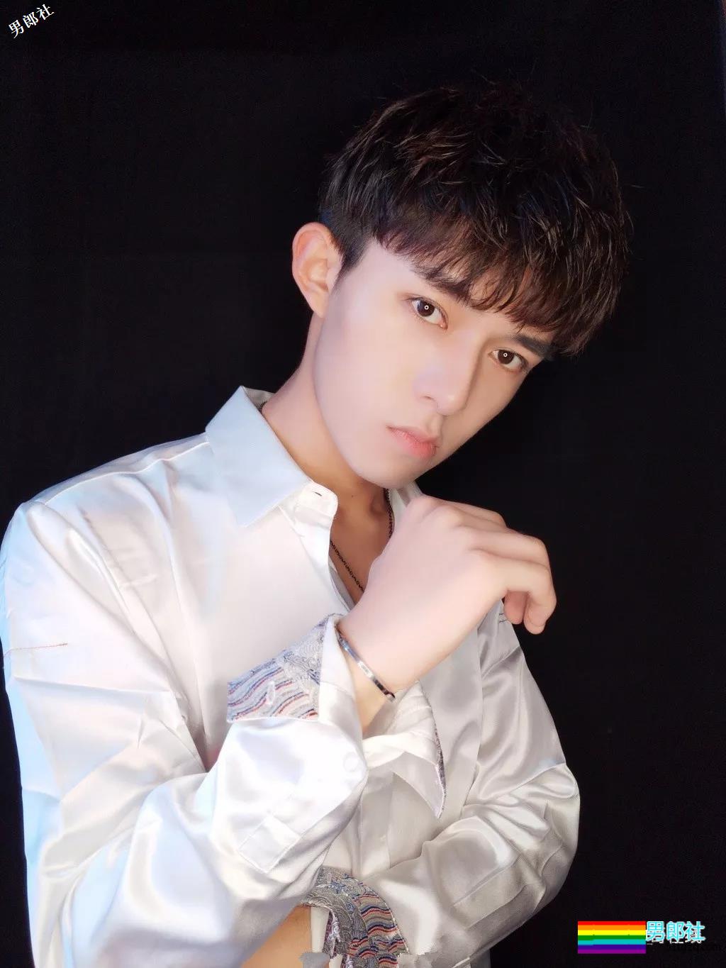 帅哥∣帅气可爱又会撩的小奶狗，又一个小哥哥藏不住了！－－乔佳乐 - 51虹马