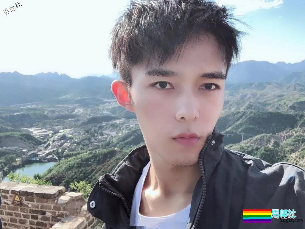 帅哥∣帅气可爱又会撩的小奶狗，又一个小哥哥藏不住了！－－乔佳乐 - 51虹马