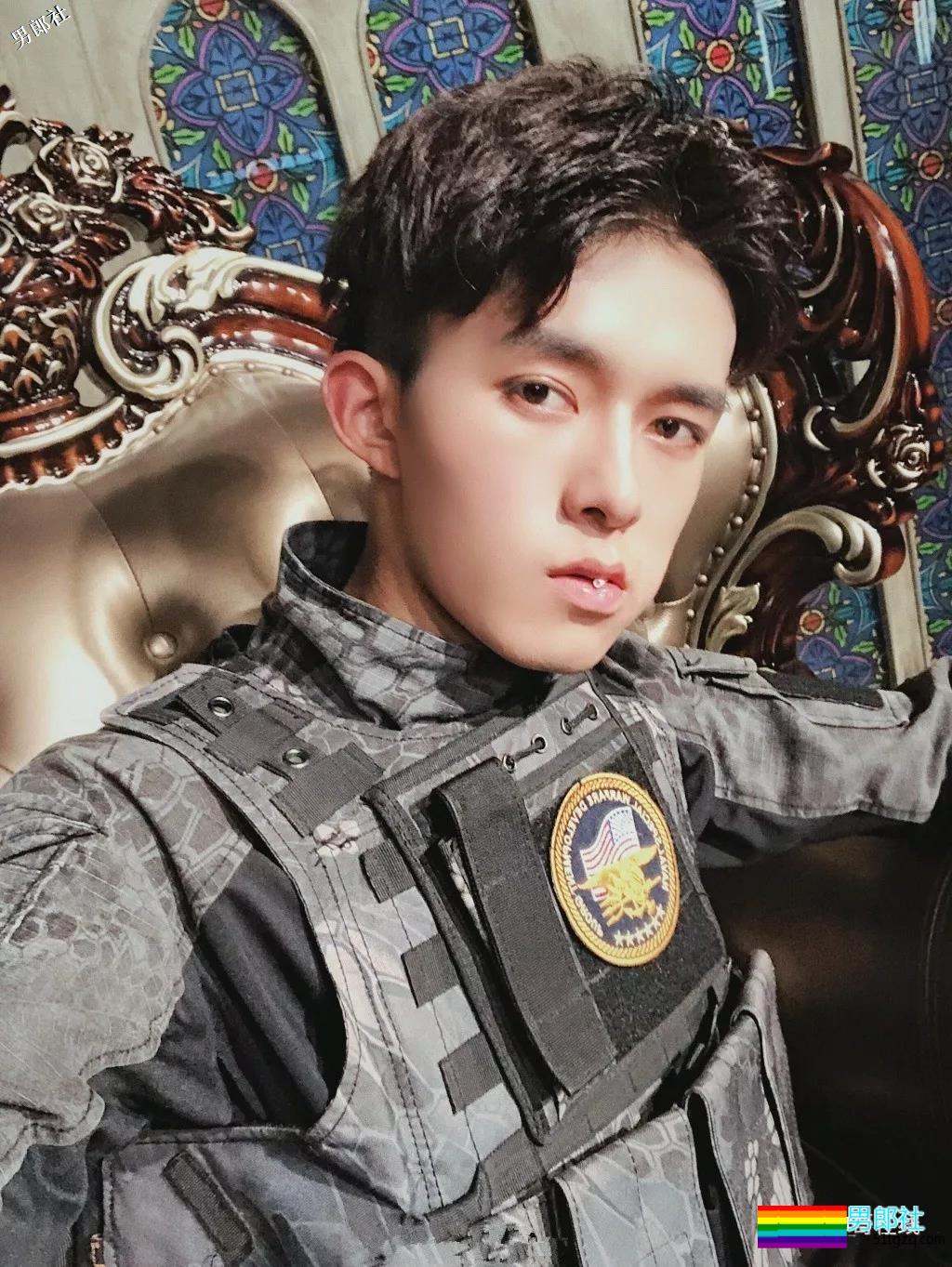 帅哥∣帅气可爱又会撩的小奶狗，又一个小哥哥藏不住了！－－乔佳乐 - 51虹马