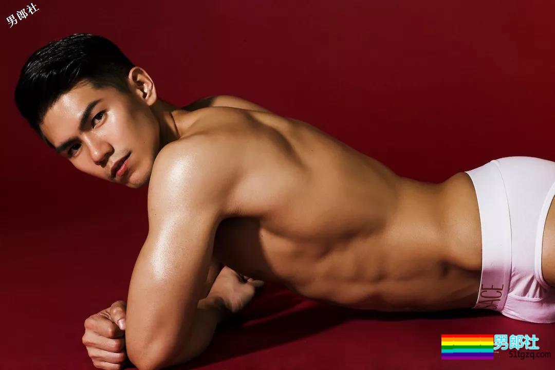 刚刚，多名摄影师被爆把人P太大 - 51虹马