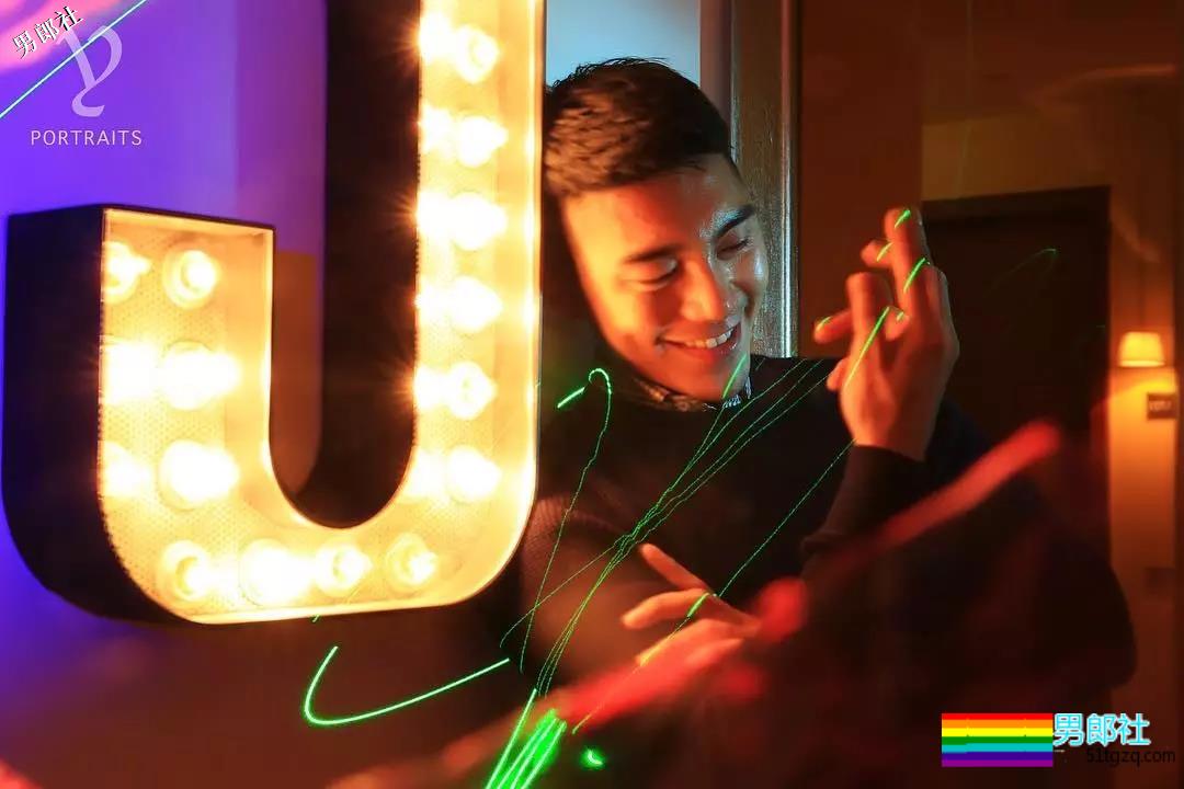 刚刚，多名摄影师被爆把人P太大 - 51虹马