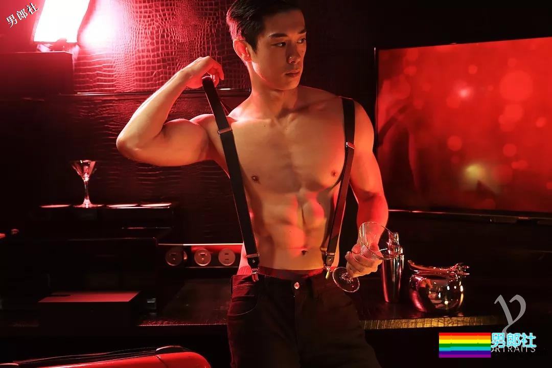 刚刚，多名摄影师被爆把人P太大 - 51虹马