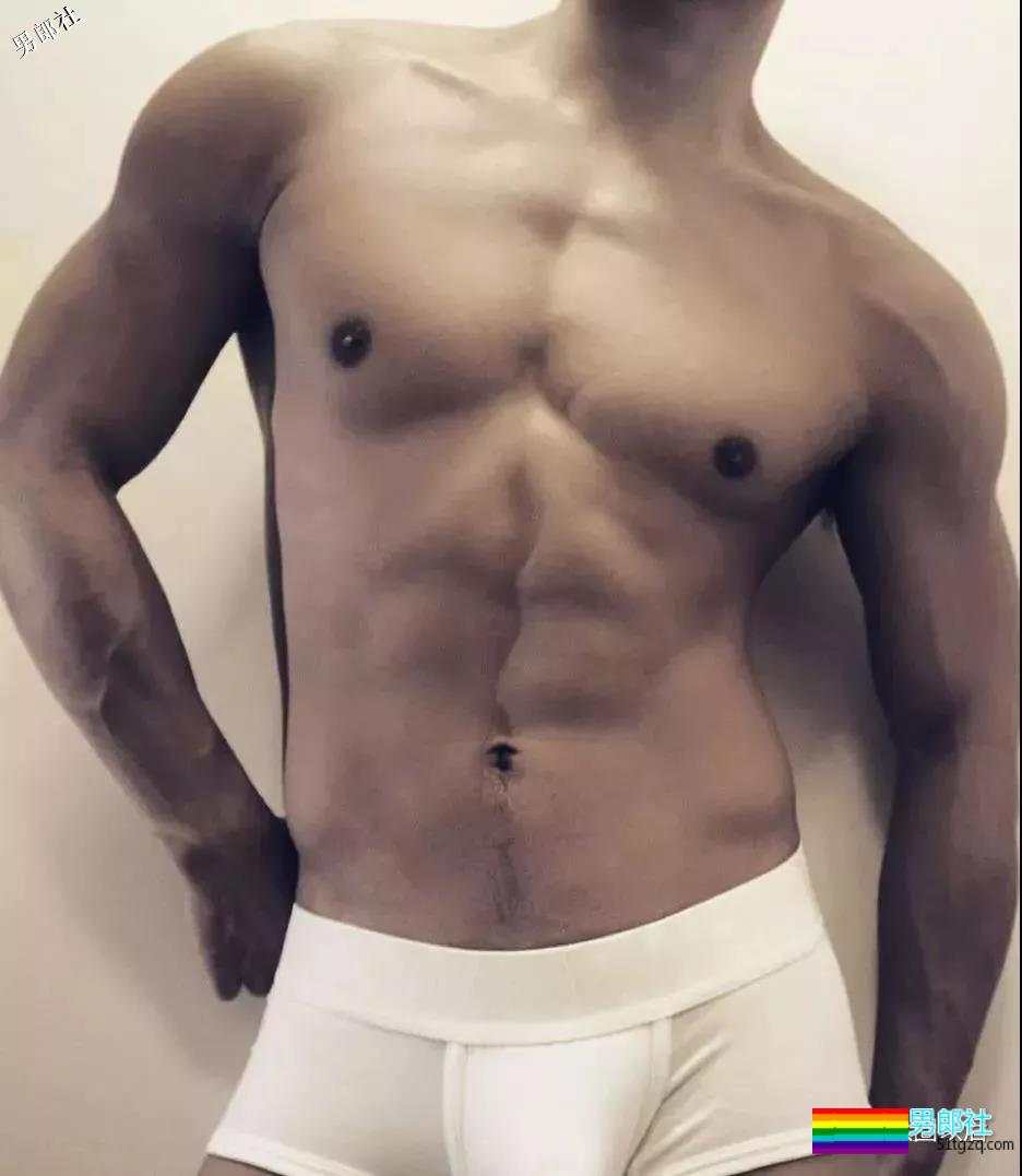 大胸肌体育生自带翘臀 - 51虹马