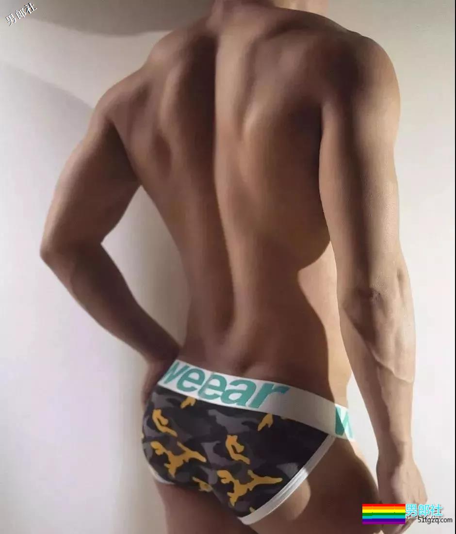 大胸肌体育生自带翘臀 - 51虹马